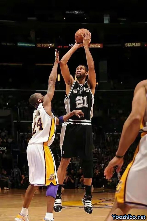 蒂姆-邓肯:NBA75大巨星榜单上的<a href=/lanqiuzhongguo/spurs/ target=_blank class=infotextkey>马刺</a>传奇